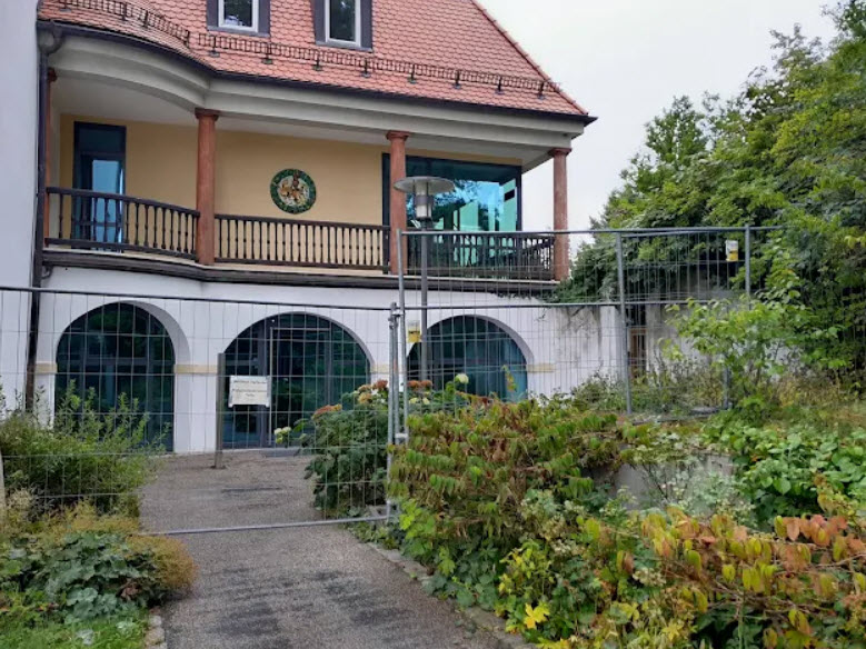 Schloss Kempfenhausen, Germany